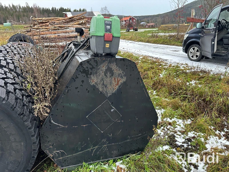 Dieseltank med pump24 volt