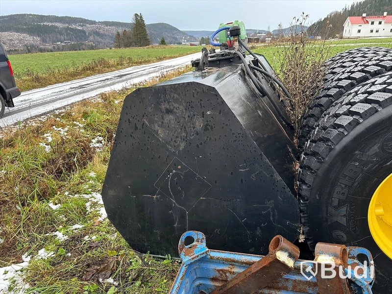 Dieseltank med pump24 volt