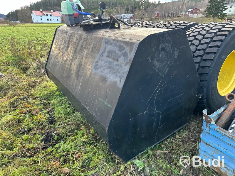 Dieseltank med pump24 volt