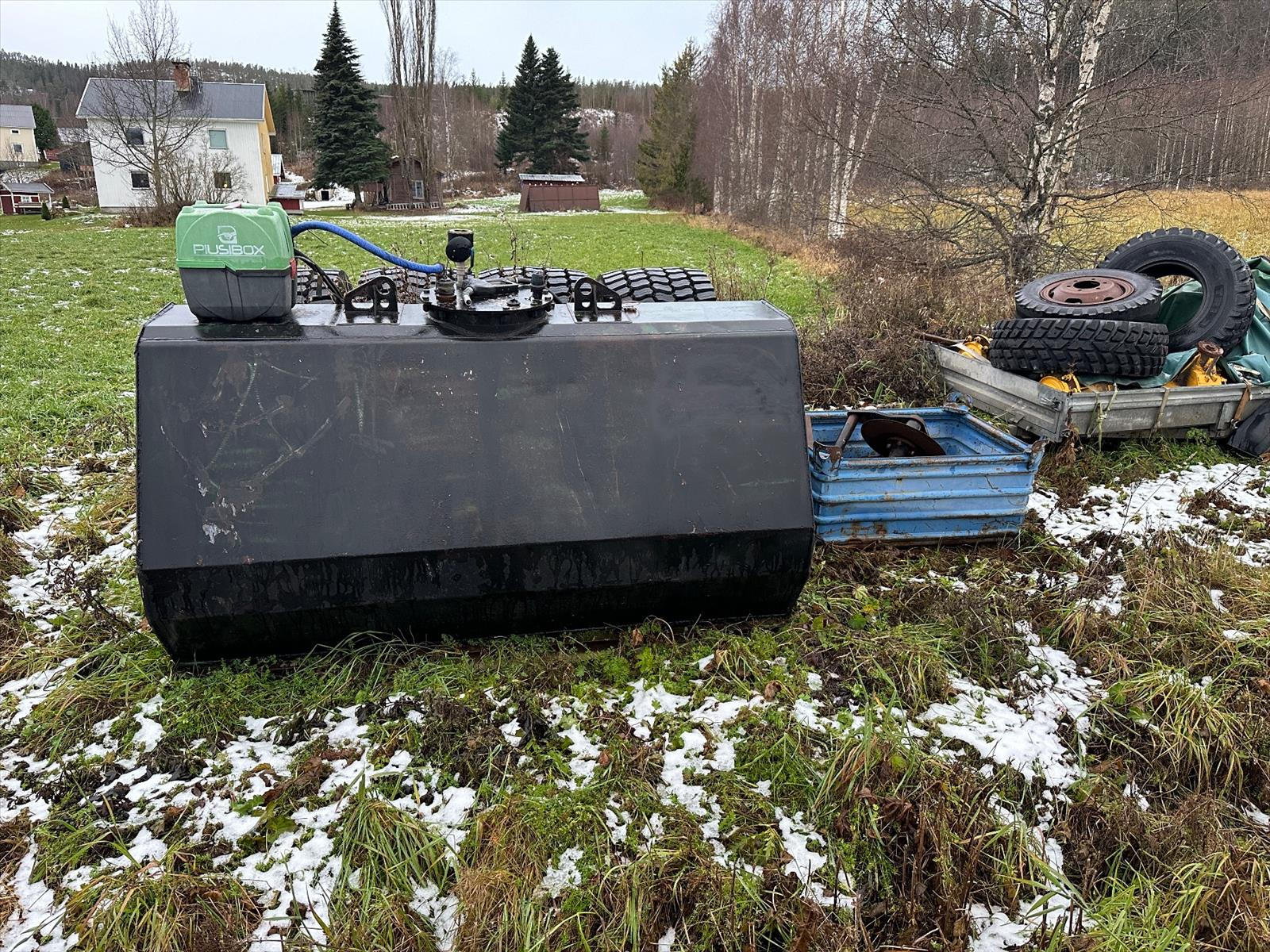 Dieseltank med pump24 volt
