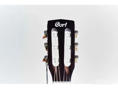 Nylonsträngad Gitarr - Cort CEC5 Natural. Nypris ca 5000kr