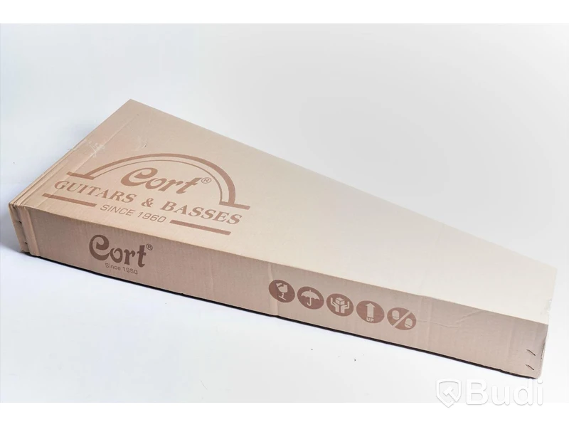 Nylonsträngad Gitarr - Cort CEC5 Natural. Nypris ca 5000kr