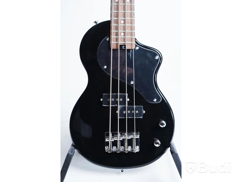Elbas - Blackstar Carry On Travel Bass Guitar. Nypris ca 2000kr. Använt skick, utan case