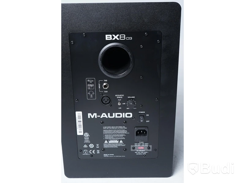 2st Monitorer - M-Audio BX8 D3