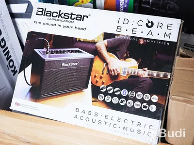Parti med reklamerade musikinstrument och studioutrustning, se bilder. OBS! Reklamationer, osäker funktion, pall och pallkrage ingår ej.