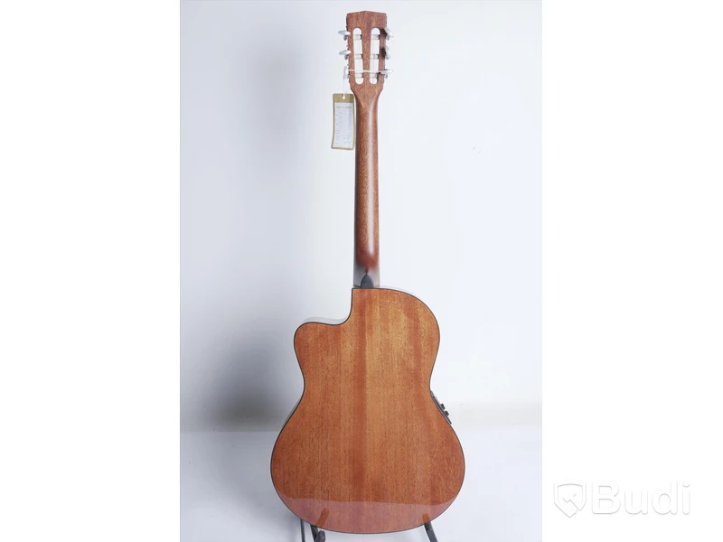 Nylonsträngad gitarr - Cort Jade E Nylon DBB. Nypris ca 2.600 kr