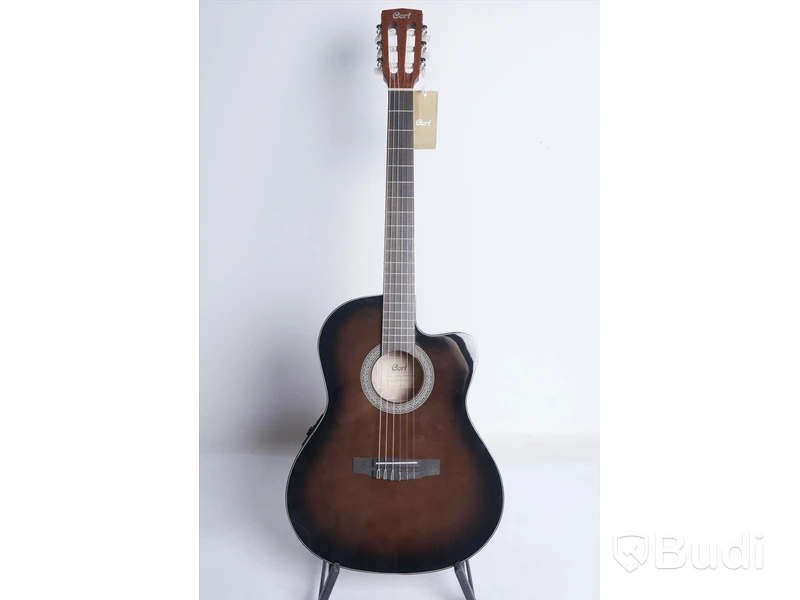 Nylonsträngad gitarr - Cort Jade E Nylon DBB. Nypris ca 2.600 kr
