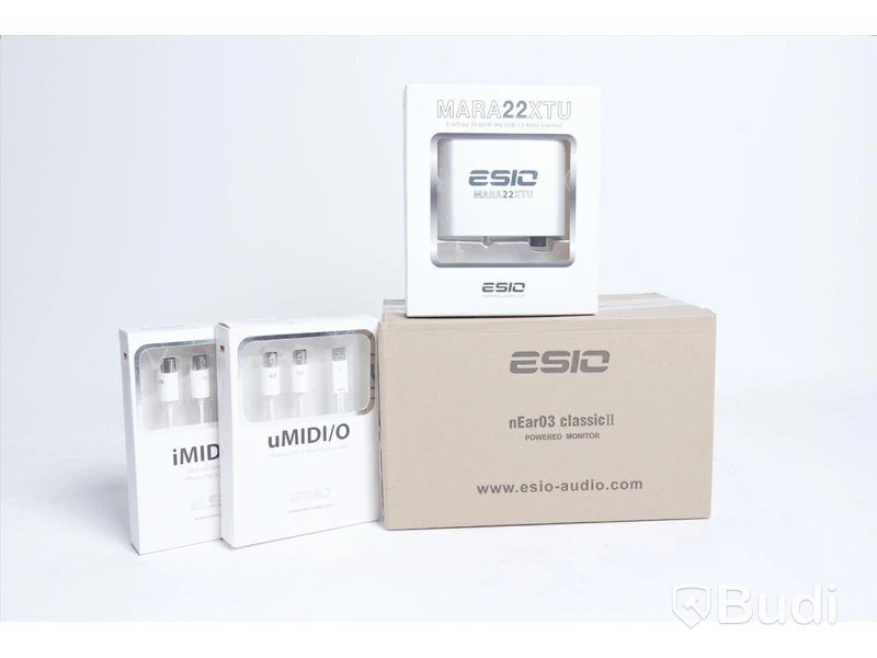 Studioutrustning inkl högtalare, USB interface samt midi-kablar - ESIO. Se bilder för specifikationer. Nypris ca 1800 kr. Ny.