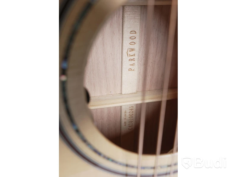 Akustisk gitarr - Parkwood S67. Nypris ca 7500 kr. Ny.
