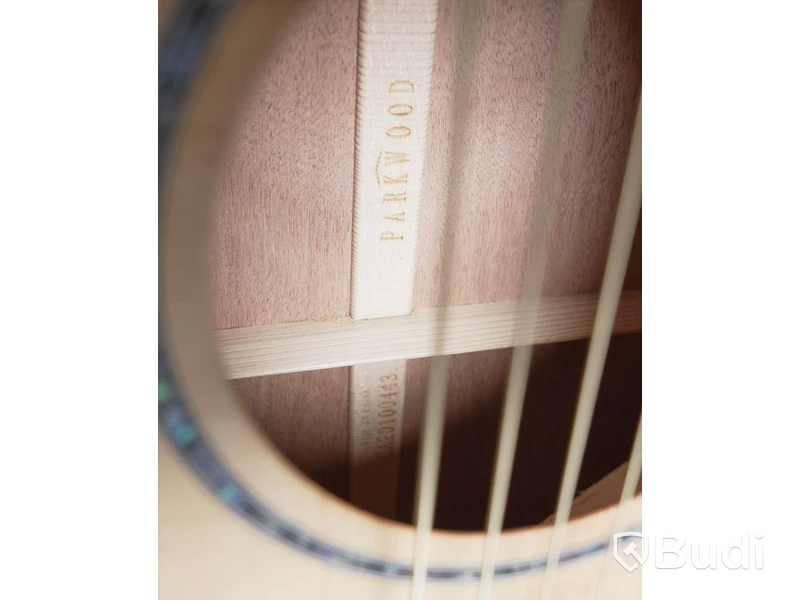 Akustisk gitarr - Parkwood S-Camper. Nypris ca 6000 kr. Ny.