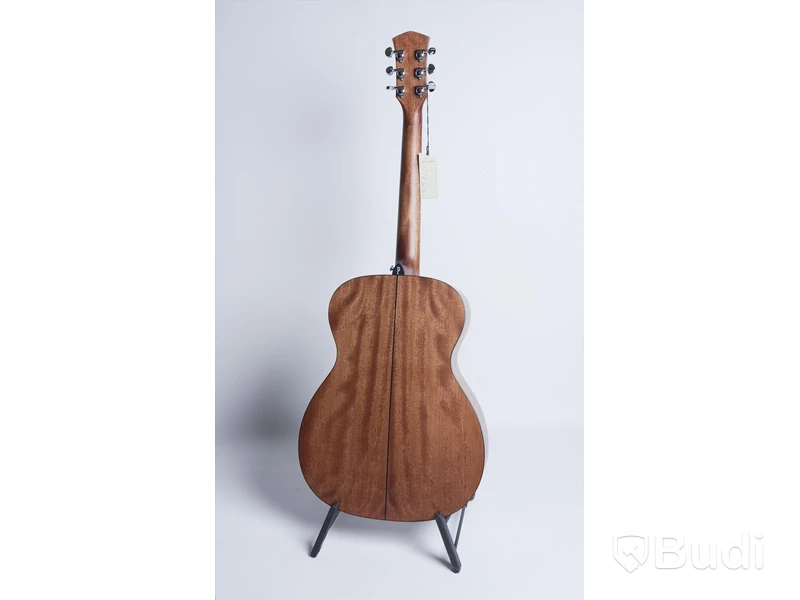 Akustisk gitarr - Parkwood S22M. Nypris ca 5500 kr. Ny.