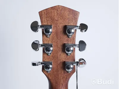 Akustisk gitarr - Parkwood S22M. Nypris ca 5500 kr. Ny.
