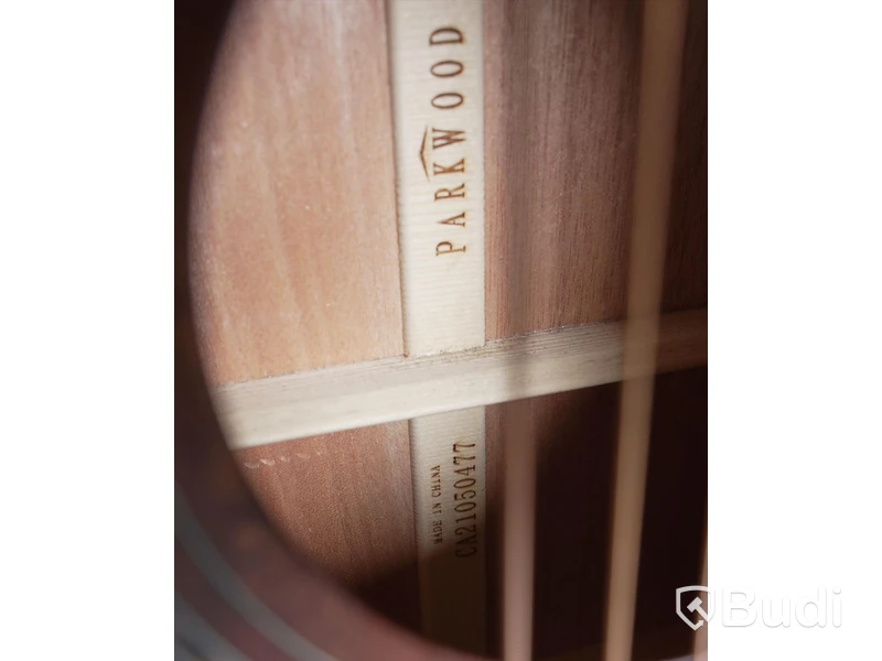 Akustisk gitarr - Parkwood S22M. Nypris ca 5500 kr. Ny.
