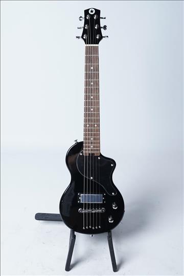 Resegitarr - Blackstar Carry On Guitar ST Black. Nypris ca 2000kr