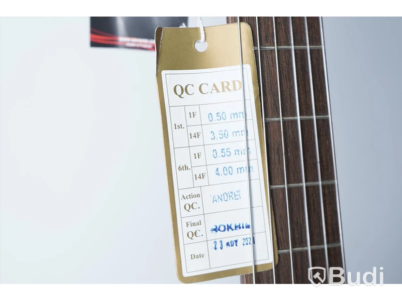 Nylonsträngad Gitarr - Cort CEC1 Open Pore, NY. Nypris ca 3500kr