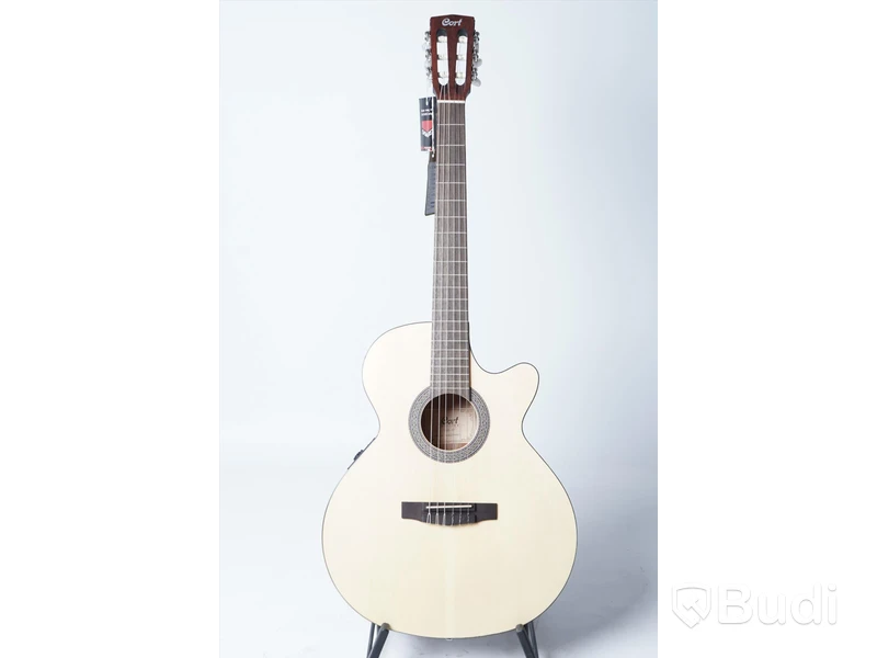 Nylonsträngad Gitarr - Cort CEC1 Open Pore, NY. Nypris ca 3500kr