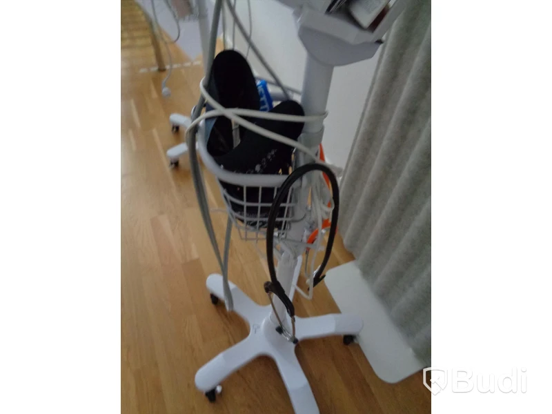 Welch Allyn blodtrycksmätare på stativ