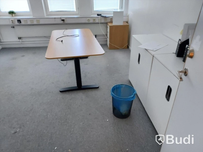 Elektriskt Höj sänkbart skrivbord, vita skåp, hurts
