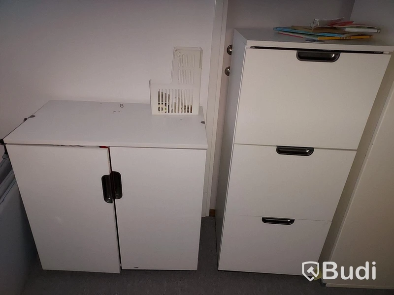 Hurtsar, förvaringsskåp vita, vita skrivbord