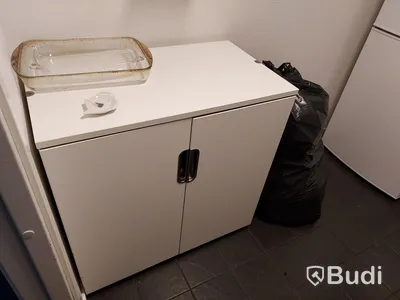 Hurtsar, förvaringsskåp vita, vita skrivbord