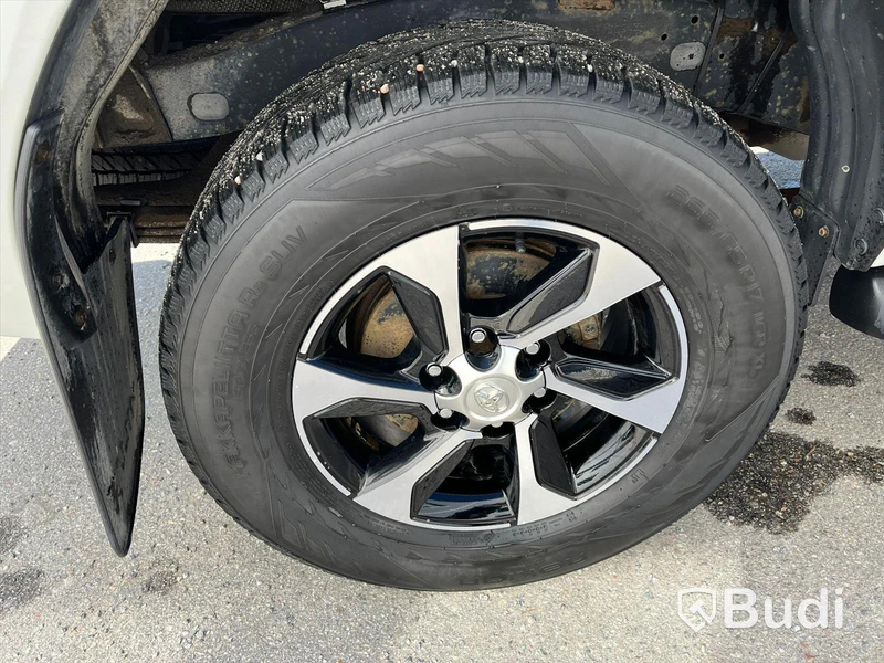 Toyota Hilux 2.4 4WD 150hk Premium Flaklock