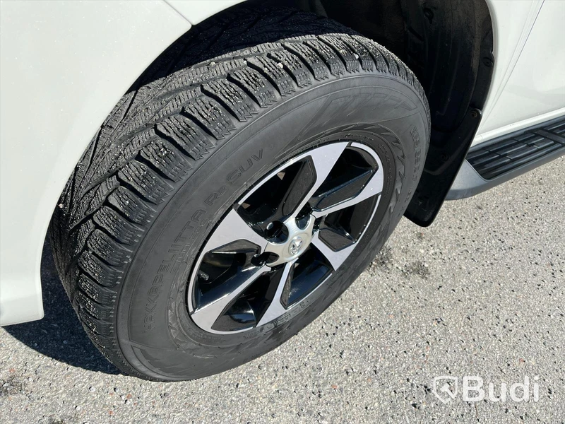 Toyota Hilux 2.4 4WD 150hk Premium Flaklock