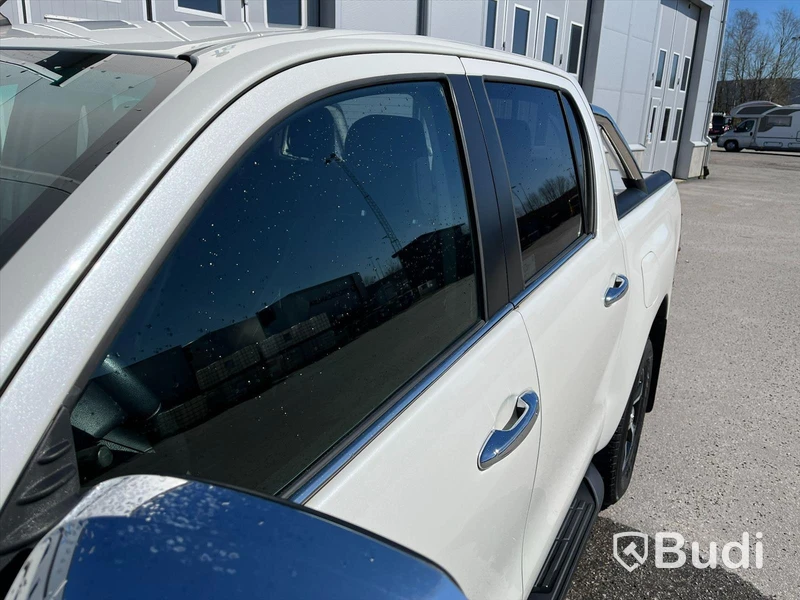 Toyota Hilux 2.4 4WD 150hk Premium Flaklock