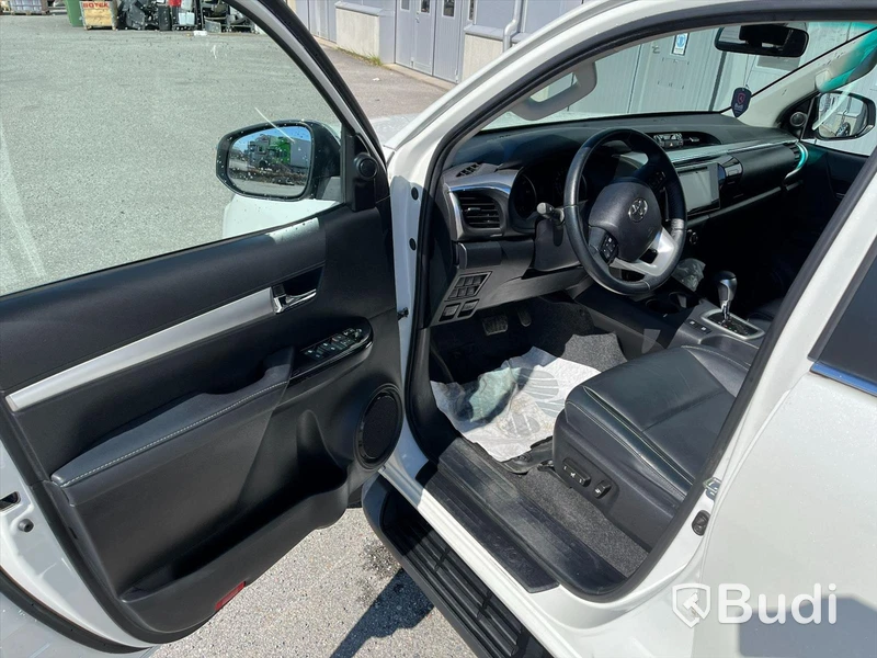 Toyota Hilux 2.4 4WD 150hk Premium Flaklock
