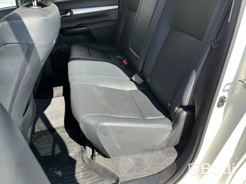 Toyota Hilux 2.4 4WD 150hk Premium Flaklock