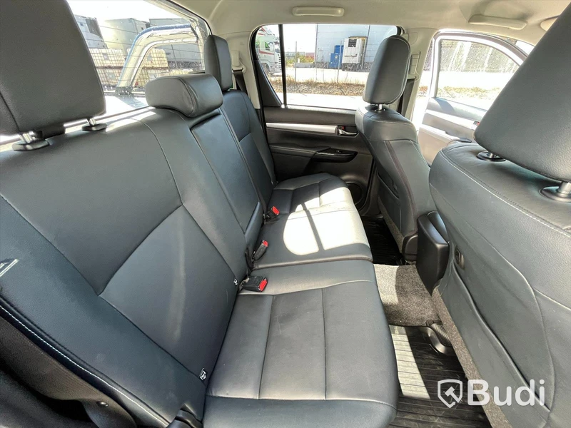 Toyota Hilux 2.4 4WD 150hk Premium Flaklock