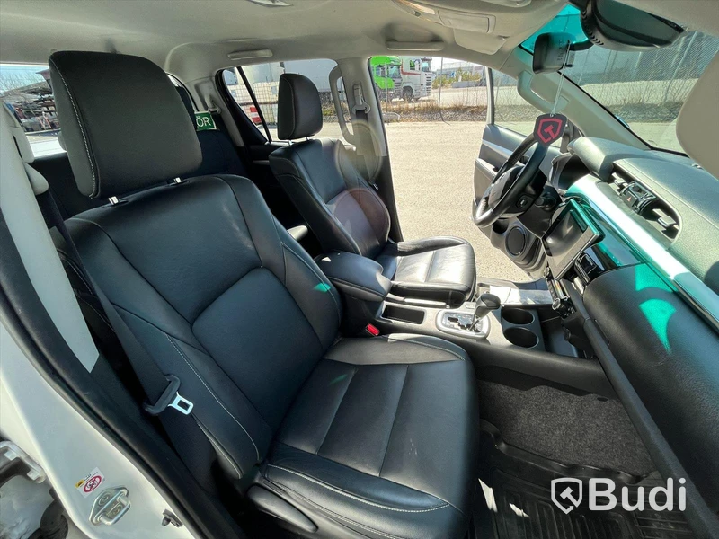 Toyota Hilux 2.4 4WD 150hk Premium Flaklock