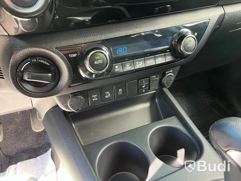 Toyota Hilux 2.4 4WD 150hk Premium Flaklock