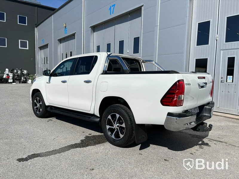 Toyota Hilux 2.4 4WD 150hk Premium Flaklock