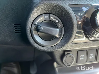 Toyota Hilux 2.4 4WD 150hk Premium Flaklock