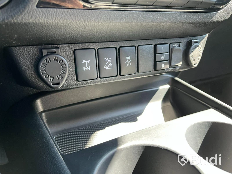 Toyota Hilux 2.4 4WD 150hk Premium Flaklock