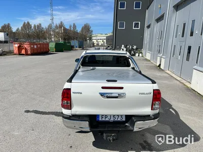 Toyota Hilux 2.4 4WD 150hk Premium Flaklock