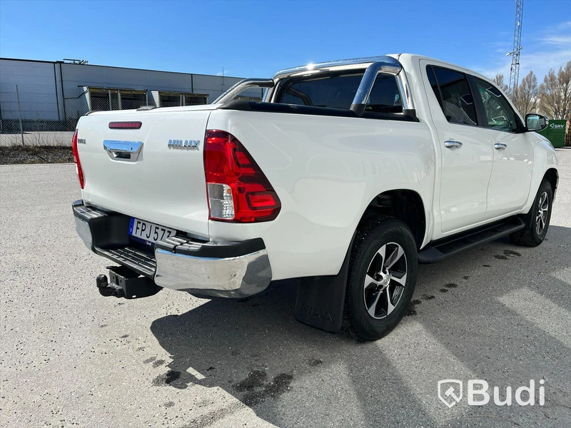Toyota Hilux 2.4 4WD 150hk Premium Flaklock
