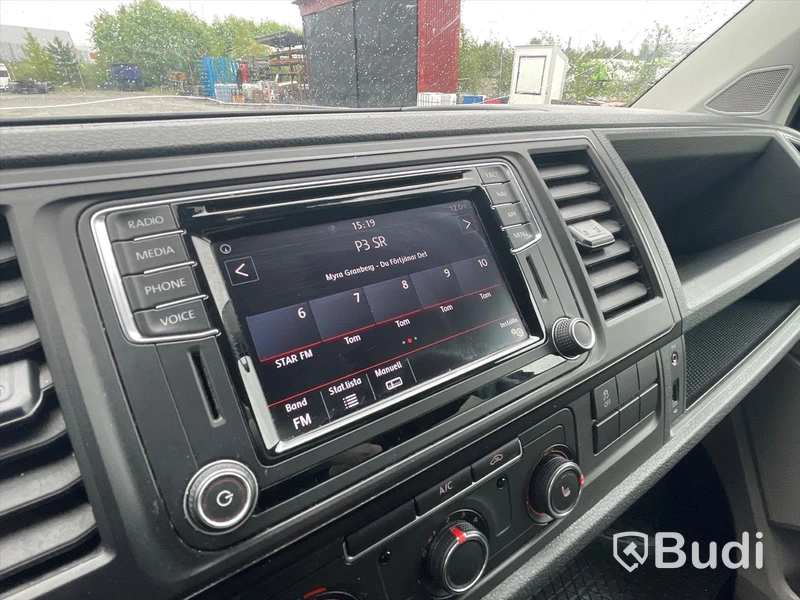 Lättlastbil Volkswagen Transporter T6 2.0 TDI BMT Skåp 4MOTION (150hk) - 2017