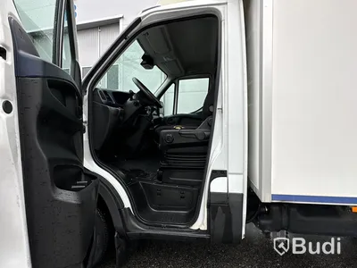 Lättlastbil Iveco Daily 35S16A8 skåp med bakgavelslyft | Låg skatt!