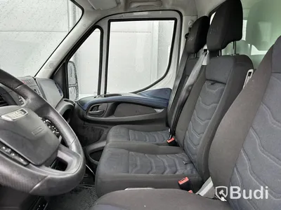Lättlastbil Iveco Daily 35S16A8 skåp med bakgavelslyft | Låg skatt!