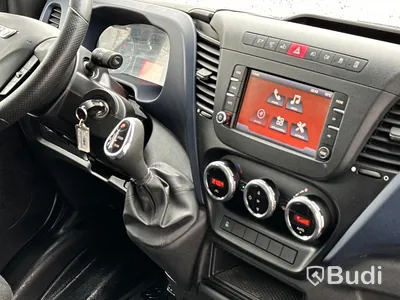 Lättlastbil Iveco Daily 35S16A8 skåp med bakgavelslyft | Låg skatt!