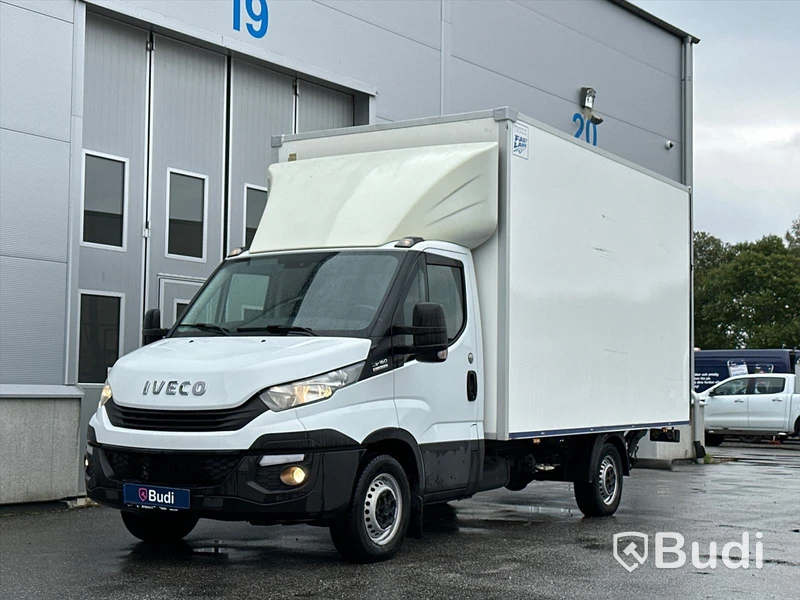 Lättlastbil Iveco Daily 35S16A8 skåp med bakgavelslyft | Låg skatt!