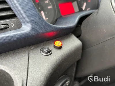 Lättlastbil Iveco Daily 35S16A8 skåp med bakgavelslyft | Låg skatt!