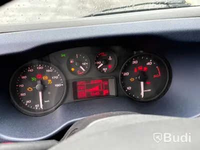 Lättlastbil Iveco Daily 35S16A8 skåp med bakgavelslyft | Låg skatt!