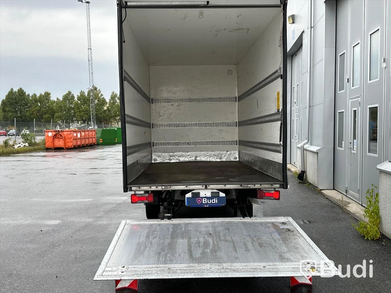 Lättlastbil Iveco Daily 35S16A8 skåp med bakgavelslyft | Låg skatt!