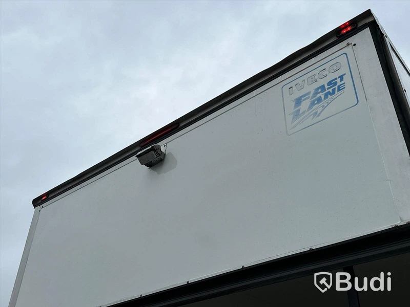 Lättlastbil Iveco Daily 35S16A8 skåp med bakgavelslyft | Låg skatt!