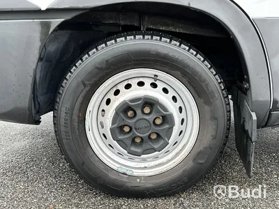 Lättlastbil Iveco Daily 35S16A8 skåp med bakgavelslyft | Låg skatt!