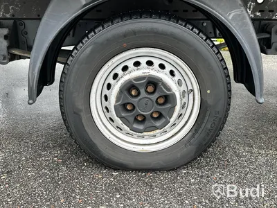 Lättlastbil Iveco Daily 35S16A8 skåp med bakgavelslyft | Låg skatt!