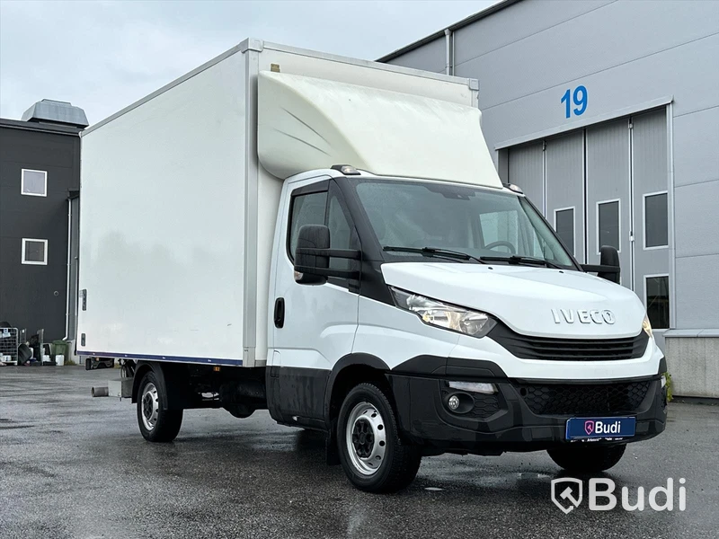 Lättlastbil Iveco Daily 35S16A8 skåp med bakgavelslyft | Låg skatt!