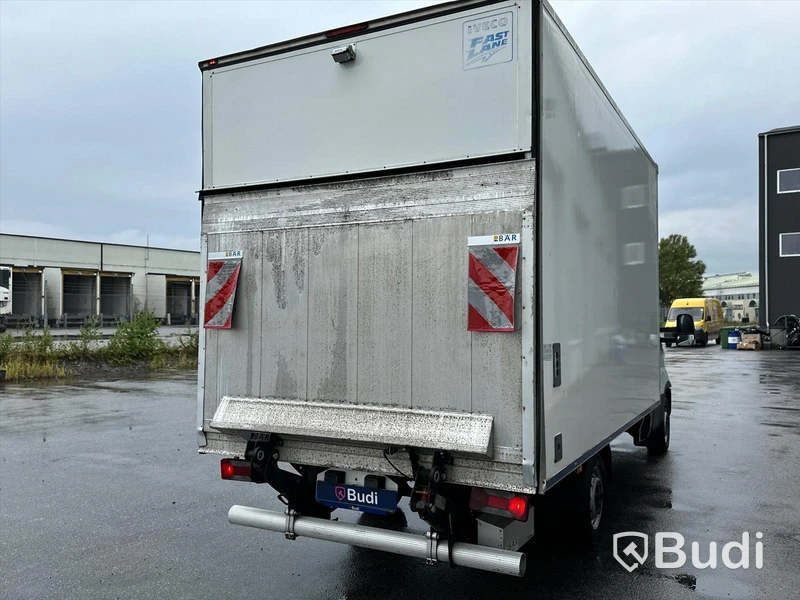 Lättlastbil Iveco Daily 35S16A8 skåp med bakgavelslyft | Låg skatt!